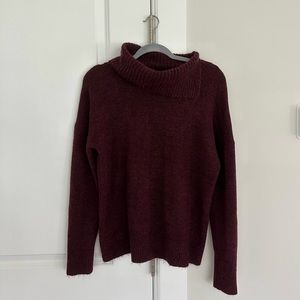 bundle of two banana republic turtleneck sweaters, purple/burgundy and navy